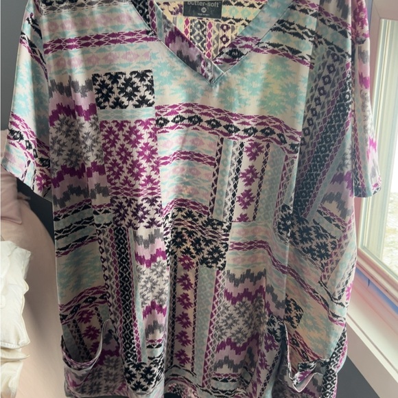 Butter-Soft Scrub Tops - Picture 13 of 15